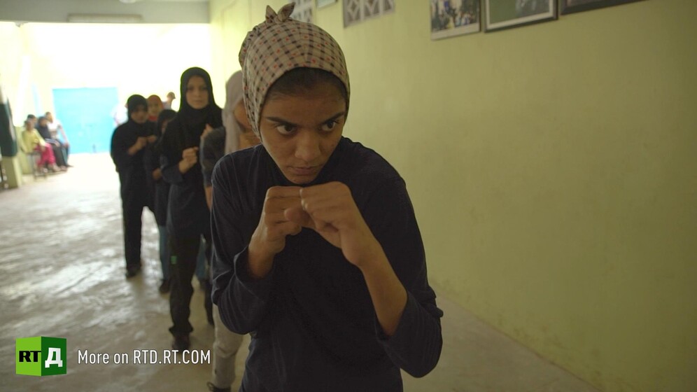 Razia Aziz in Pakistani girls' boxing club